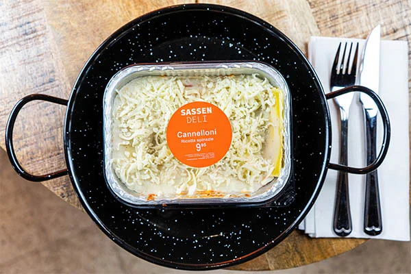 product-sassen-deli-bezorgen-bergen-_0004_cannelloni De lekkerste Cannelloni – 1 persoon laat je bezorgen door Sassen Deli uit Bergen.